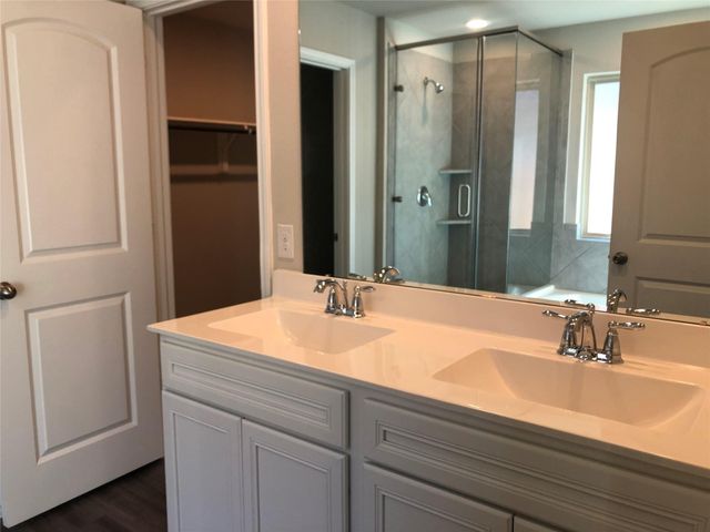 9224 Inland Leather Lane, Conroe, TX 77385
