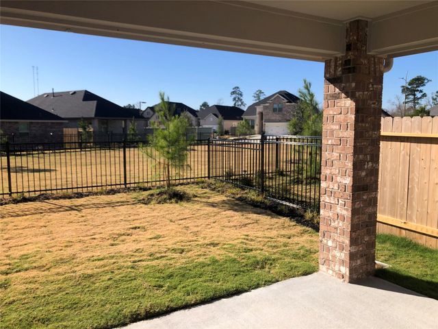 9224 Inland Leather Lane, Conroe, TX 77385