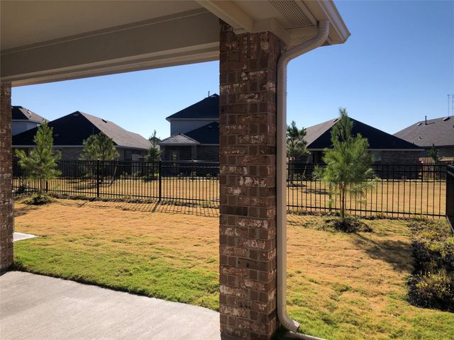 9224 Inland Leather Lane, Conroe, TX 77385