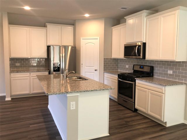 9224 Inland Leather Lane, Conroe, TX 77385