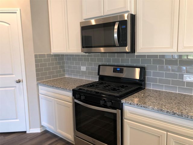 9224 Inland Leather Lane, Conroe, TX 77385