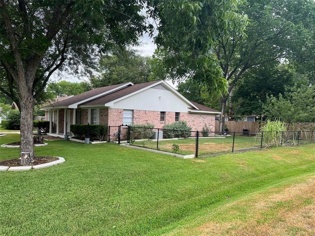 2204 Bauer Drive, Houston, TX 77080