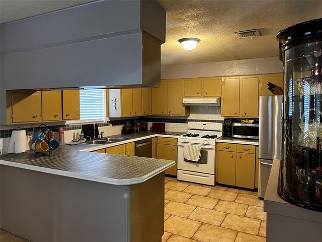 2204 Bauer Drive, Houston, TX 77080