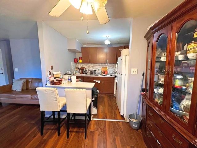 2310 Algonquin Road 6, Rolling Meadows, IL 60008