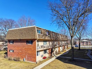 2310 Algonquin Road 6, Rolling Meadows, IL 60008