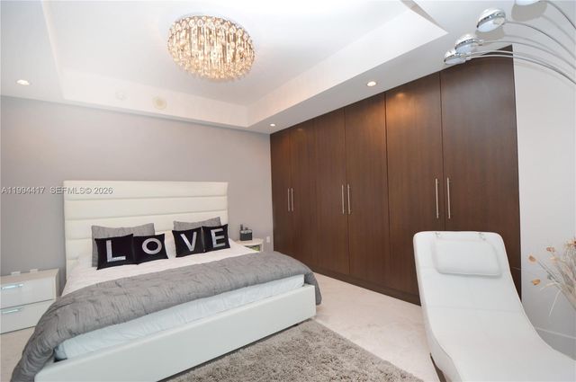 1100 Biscayne Blvd 6104, Miami, FL 33132