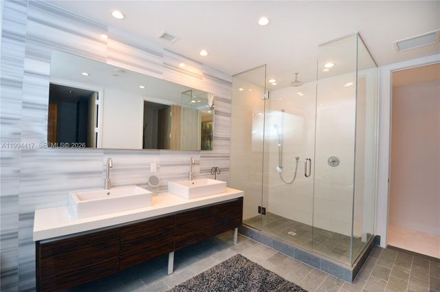 1100 Biscayne Blvd 6104, Miami, FL 33132