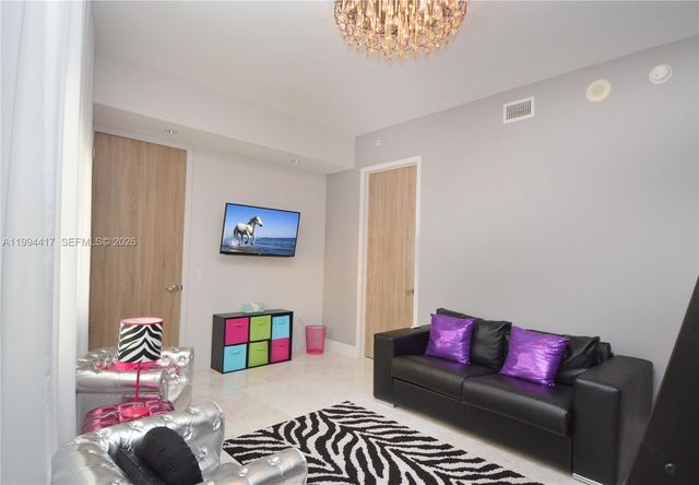 1100 Biscayne Blvd 6104, Miami, FL 33132