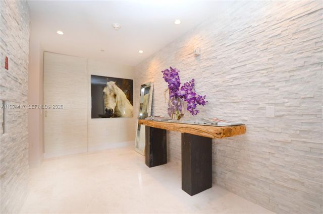 1100 Biscayne Blvd 6104, Miami, FL 33132