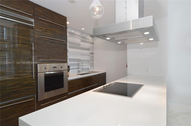 1100 Biscayne Blvd 6104, Miami, FL 33132