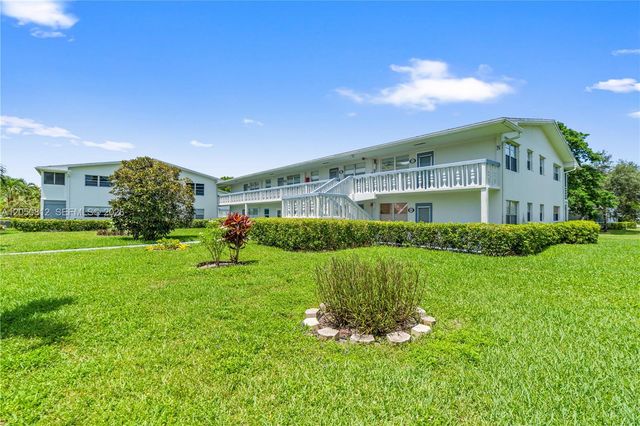 213 N Oakridge N 213 213, Deerfield Beach, FL 33442
