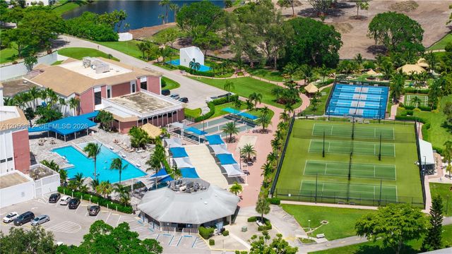 213 N Oakridge N 213 213, Deerfield Beach, FL 33442