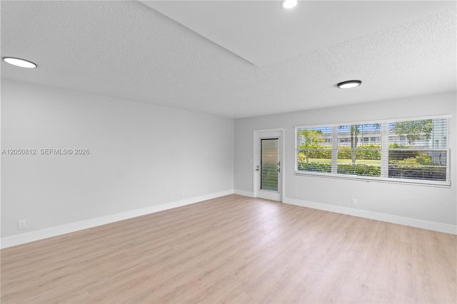 213 N Oakridge N 213 213, Deerfield Beach, FL 33442