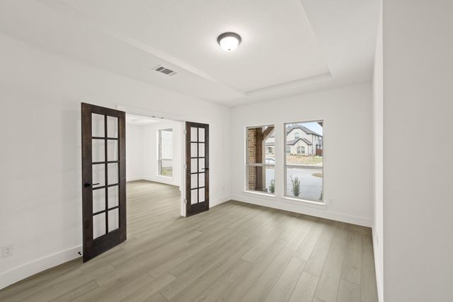 305 Lovett Lane, Burleson, TX 76028