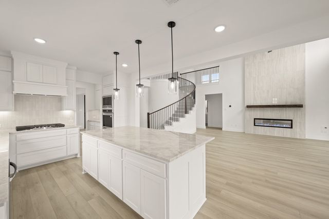 305 Lovett Lane, Burleson, TX 76028