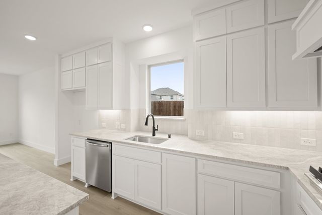305 Lovett Lane, Burleson, TX 76028