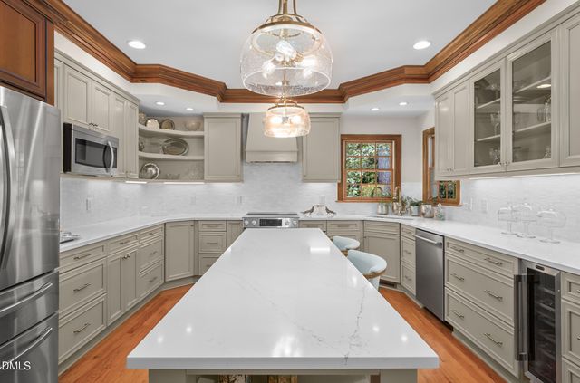 320 Lochside Drive, Cary, NC 27518