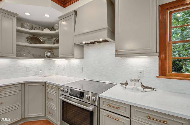 320 Lochside Drive, Cary, NC 27518