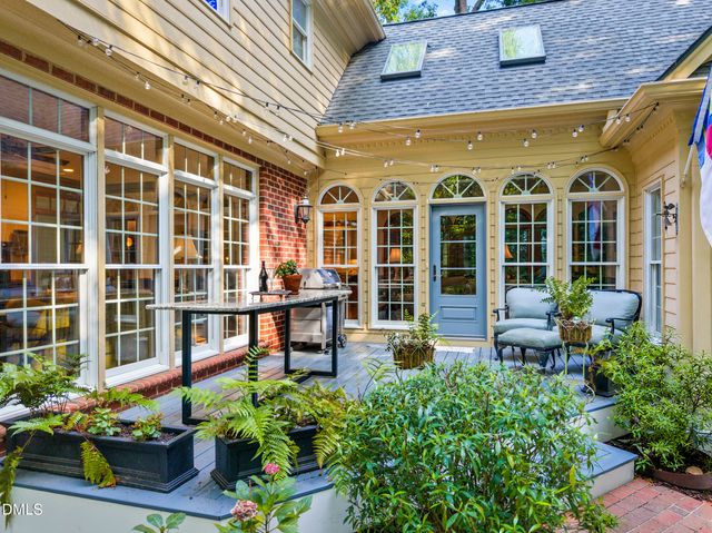 320 Lochside Drive, Cary, NC 27518