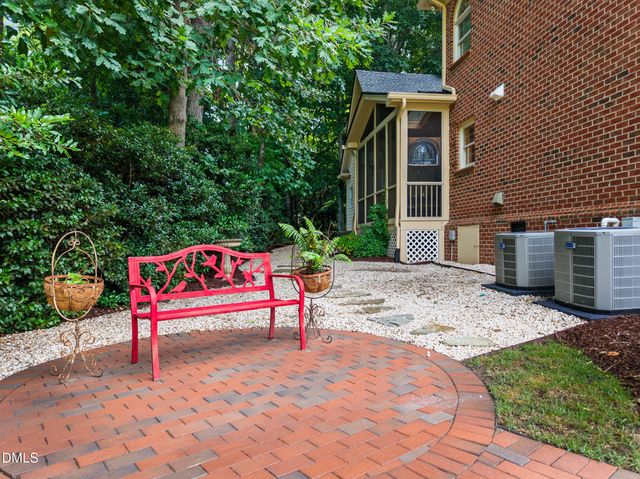 320 Lochside Drive, Cary, NC 27518
