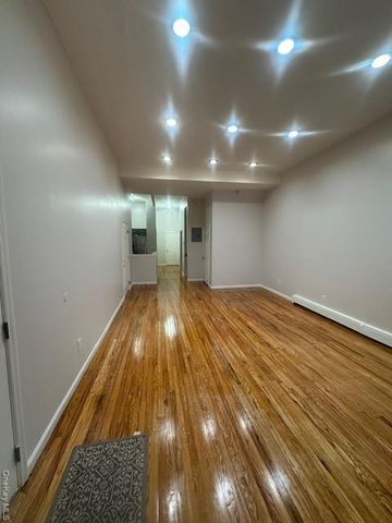 676 Jamaica Avenue, Brooklyn, NY 11208