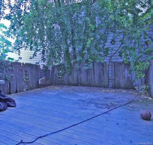 676 Jamaica Avenue, Brooklyn, NY 11208