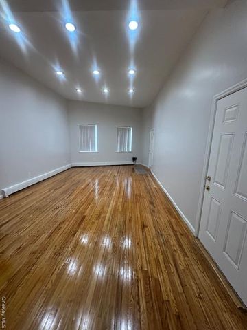 676 Jamaica Avenue, Brooklyn, NY 11208