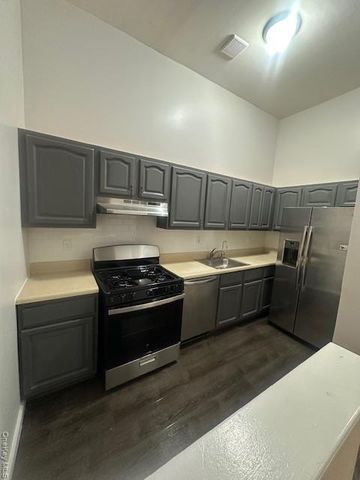 676 Jamaica Avenue, Brooklyn, NY 11208