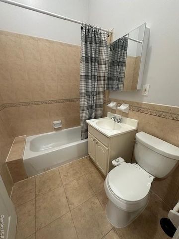 676 Jamaica Avenue, Brooklyn, NY 11208