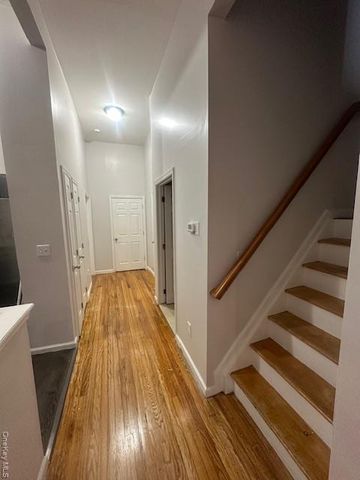 676 Jamaica Avenue, Brooklyn, NY 11208