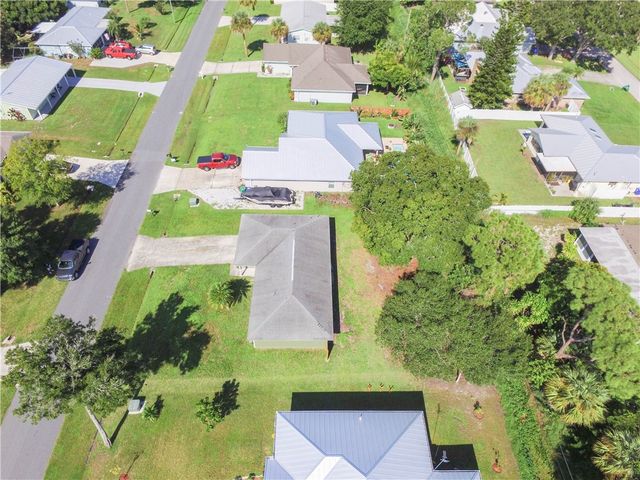 674 Beard Avenue, Sebastian, FL 32958