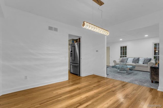 18500 Mayfield Street, Livonia, MI 48152