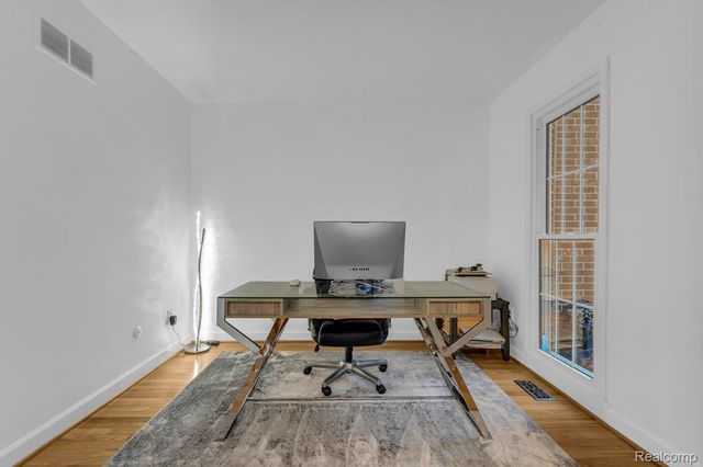 18500 Mayfield Street, Livonia, MI 48152