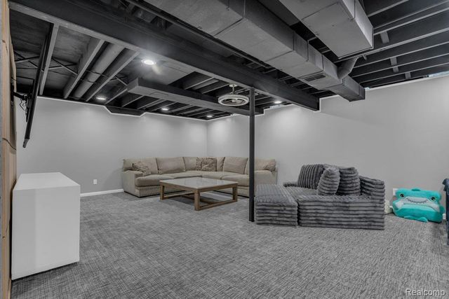 18500 Mayfield Street, Livonia, MI 48152