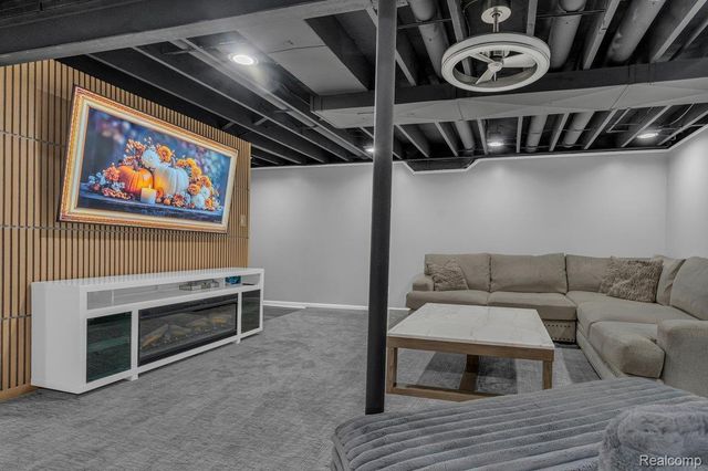 18500 Mayfield Street, Livonia, MI 48152