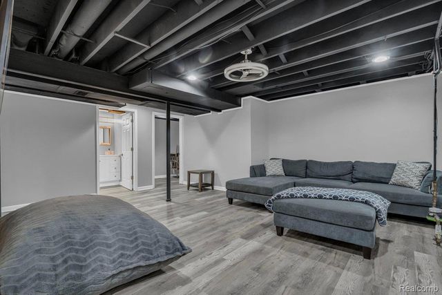 18500 Mayfield Street, Livonia, MI 48152