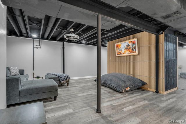 18500 Mayfield Street, Livonia, MI 48152