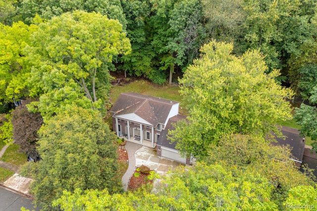 18500 Mayfield Street, Livonia, MI 48152