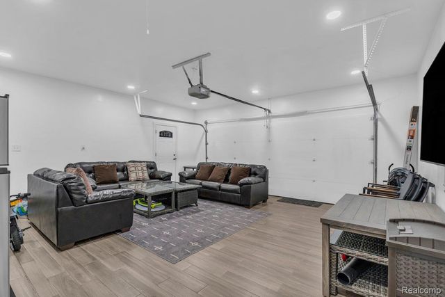 18500 Mayfield Street, Livonia, MI 48152