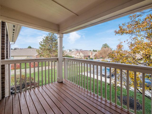 6755 Meadow Creek Drive, 207, Columbus, OH 43235