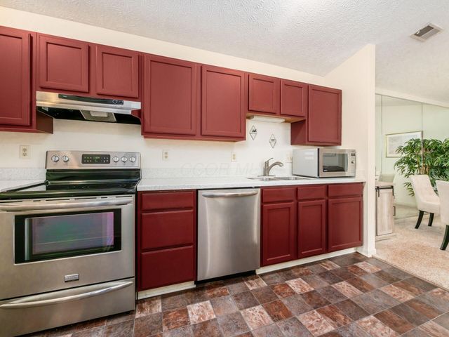 6755 Meadow Creek Drive, 207, Columbus, OH 43235