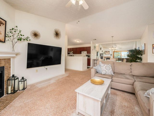 6755 Meadow Creek Drive, 207, Columbus, OH 43235