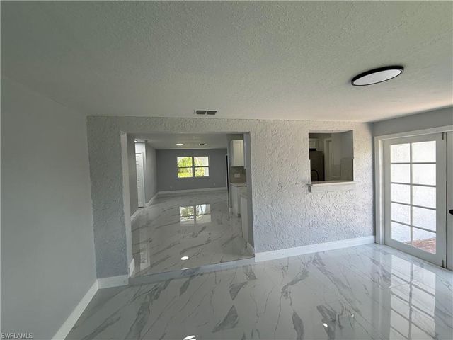 2008 Lotus RD, Fort Myers, FL 33905