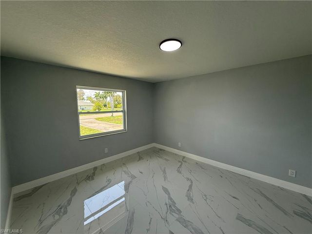 2008 Lotus RD, Fort Myers, FL 33905