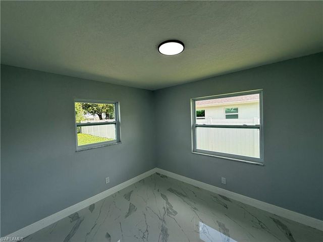2008 Lotus RD, Fort Myers, FL 33905