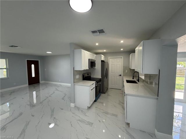 2008 Lotus RD, Fort Myers, FL 33905