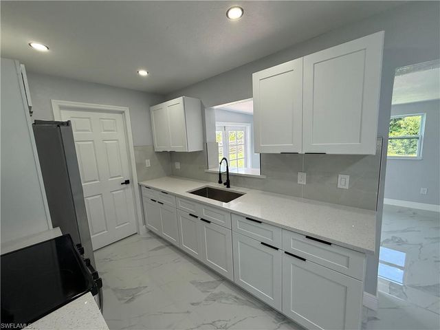 2008 Lotus RD, Fort Myers, FL 33905