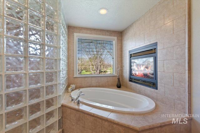 1104 W Colchester Drive, Eagle, ID 83616