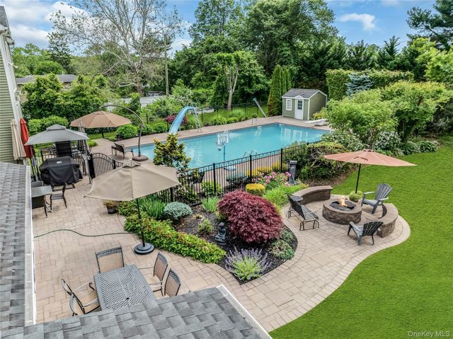 2 Eton Court, Plainview, NY 11803