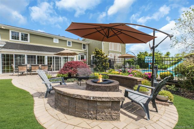 2 Eton Court, Plainview, NY 11803